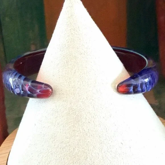 Kevin O’Grady Art Glass Cuff Bracelet - Picture 3 of 9
